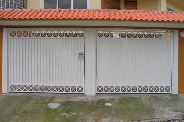 Portão em chapa - modelo 32